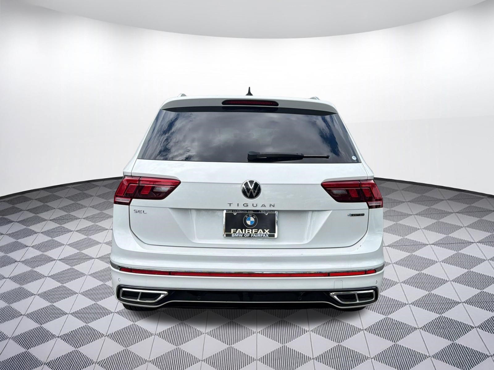 Used 2024 Volkswagen Tiguan SEL R-Line AWD/4WD image 10