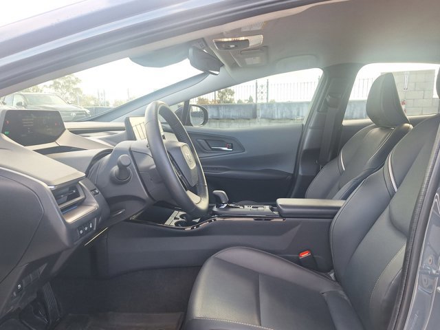 Used 2025 Toyota Prius XLE image 11