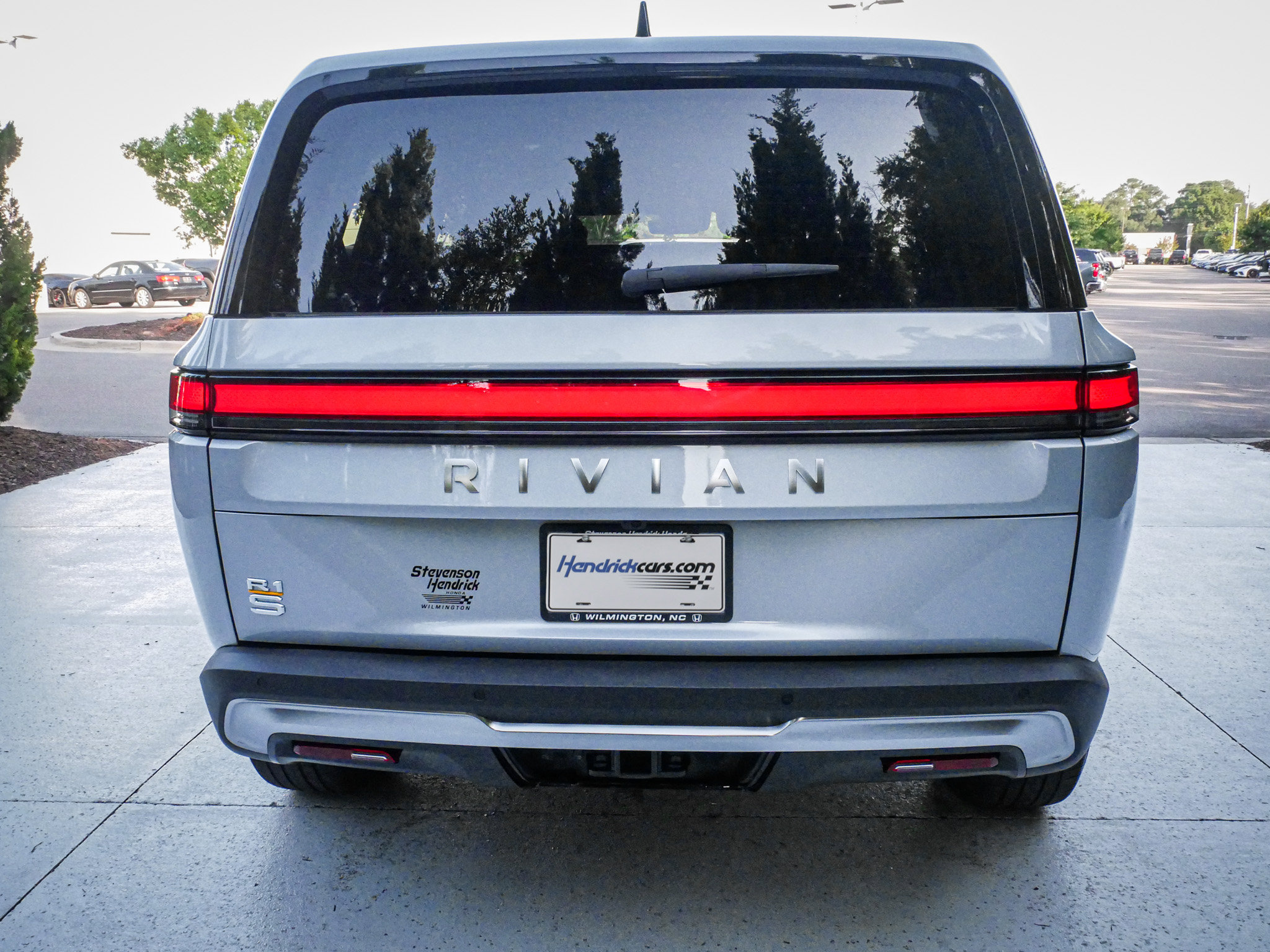 Used 2024 Rivian R1S Adventure Quad AWD/4WD image 9