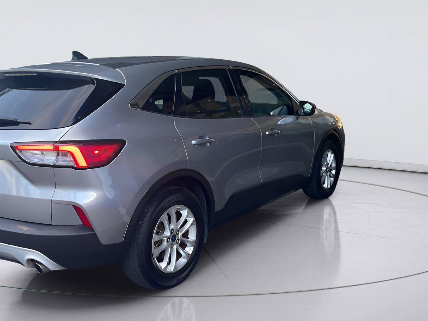 Used 2021 Ford Escape SE FWD image 4
