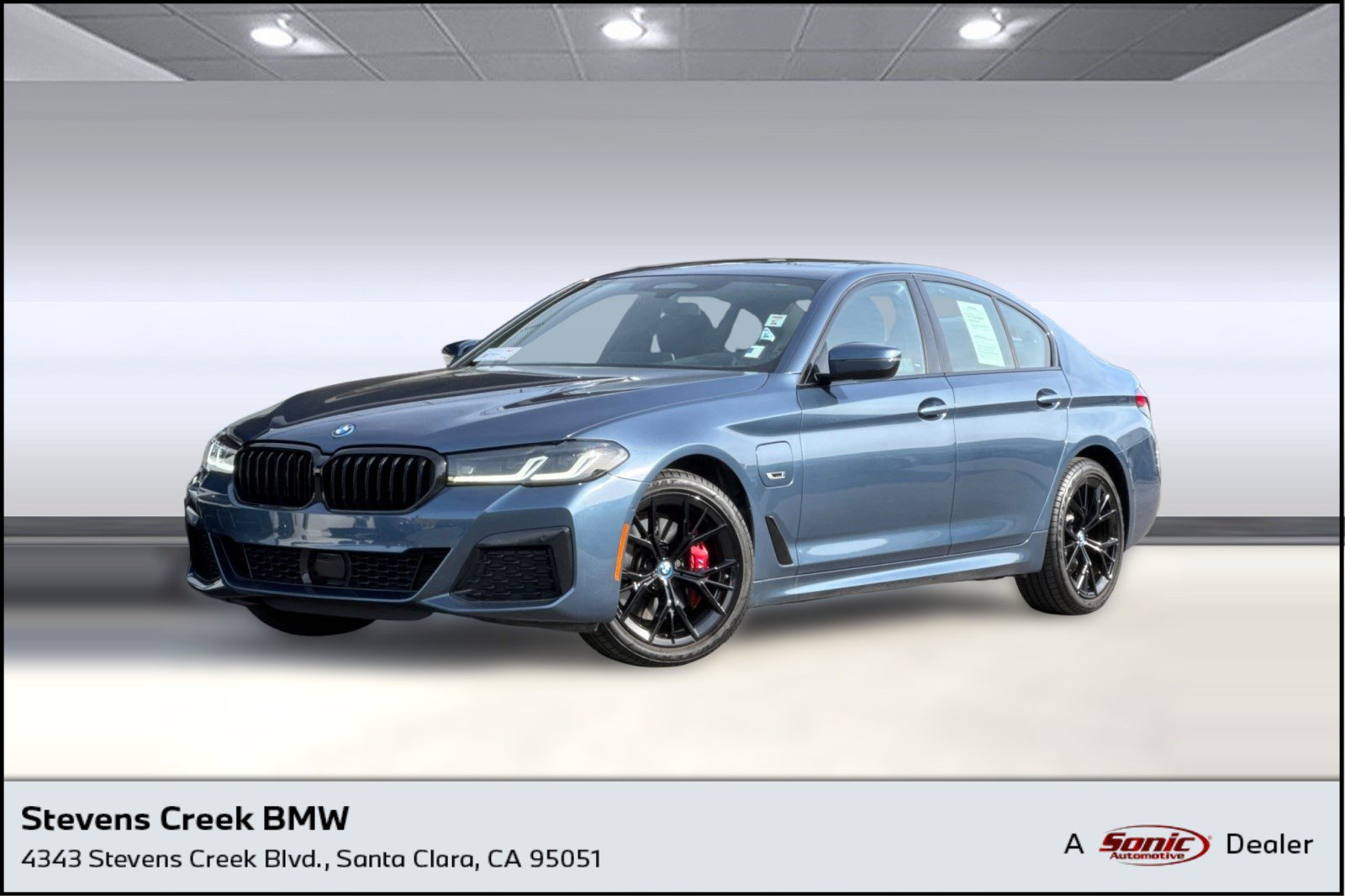 Used 2023 BMW 530e w/ Executive Package RWD image 1
