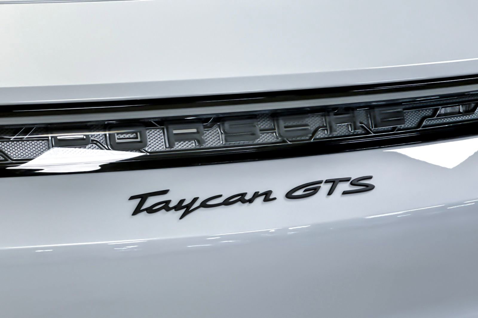 New 2025 Porsche Taycan GTS image 26