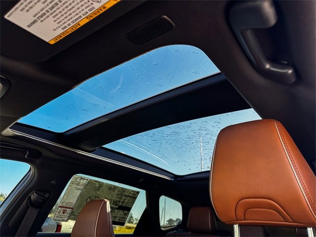 New 2025 Toyota Crown Signia image 18