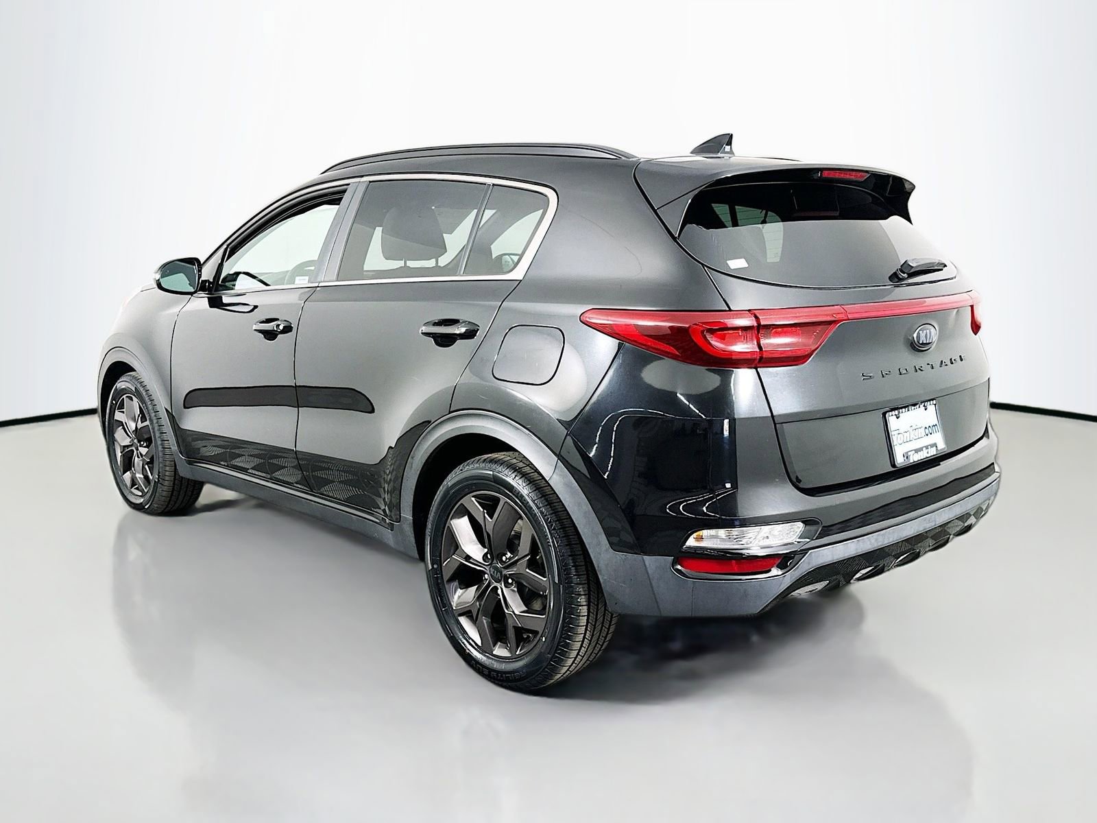 Used 2022 Kia Sportage Nightfall Edition image 5