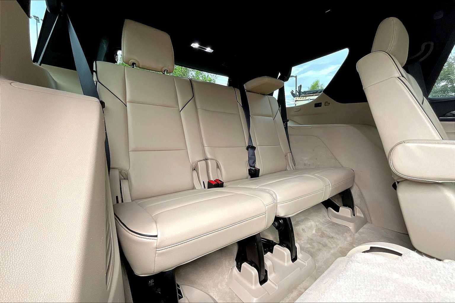 Used 2021 Cadillac Escalade Premium Luxury w/ Driver Assist Tech Package image 26