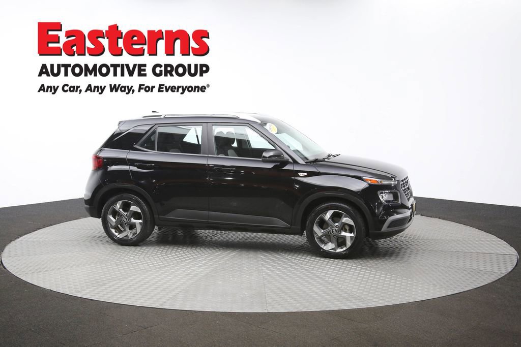 Used 2022 Hyundai Venue SEL image 46