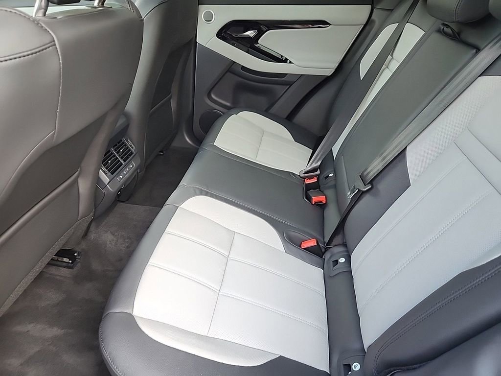 New 2025 Land Rover Range Rover Evoque Dynamic SE image 5