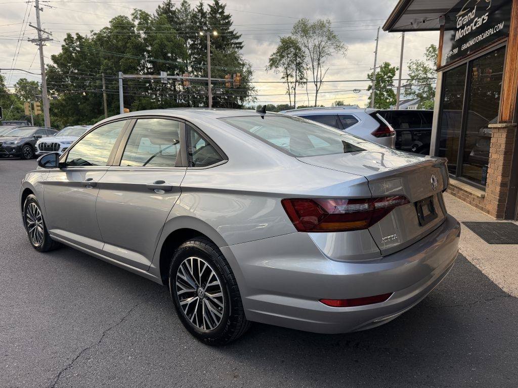 Used 2019 Volkswagen Jetta SE FWD image 3
