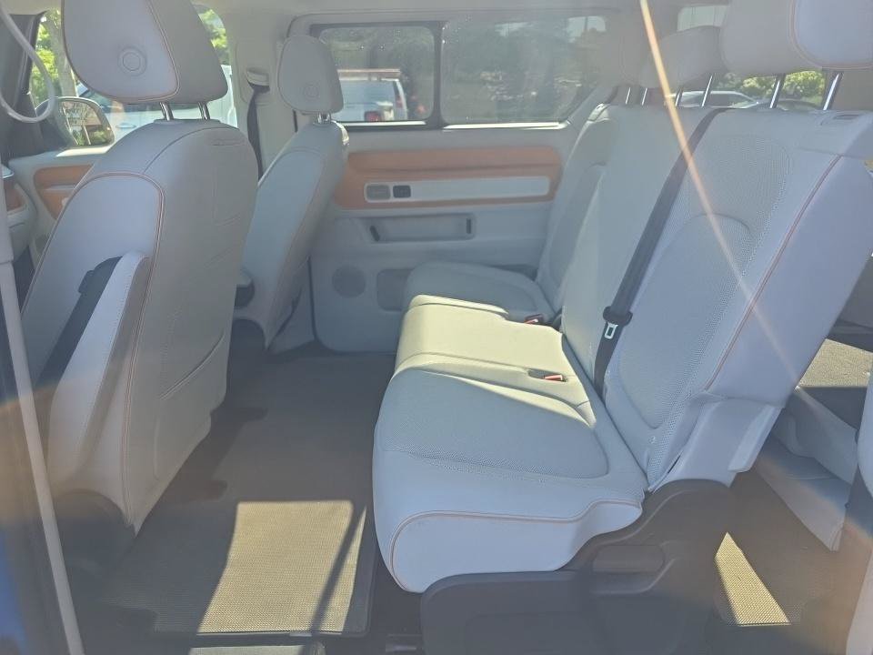Used 2025 Volkswagen ID. Buzz 1st Edition RWD image 27
