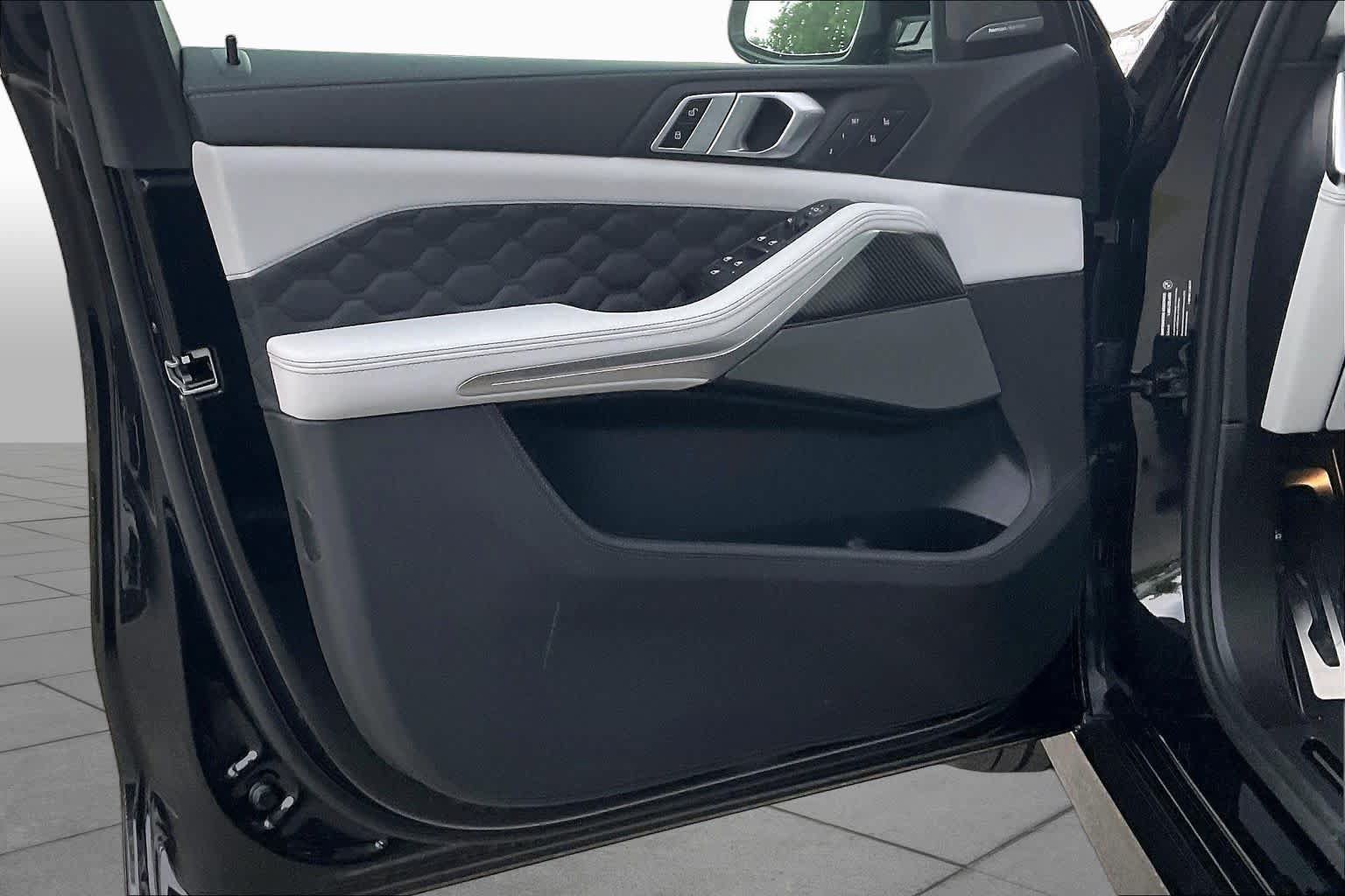 New 2026 BMW X5 M Competition w/ Executive Package AWD/4WD image 10