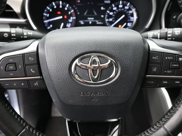 Used 2021 Toyota Highlander XLE FWD image 28
