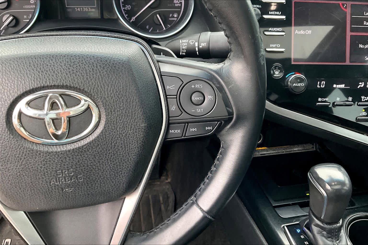 Used 2018 Toyota Camry SE w/ Audio Package FWD image 24