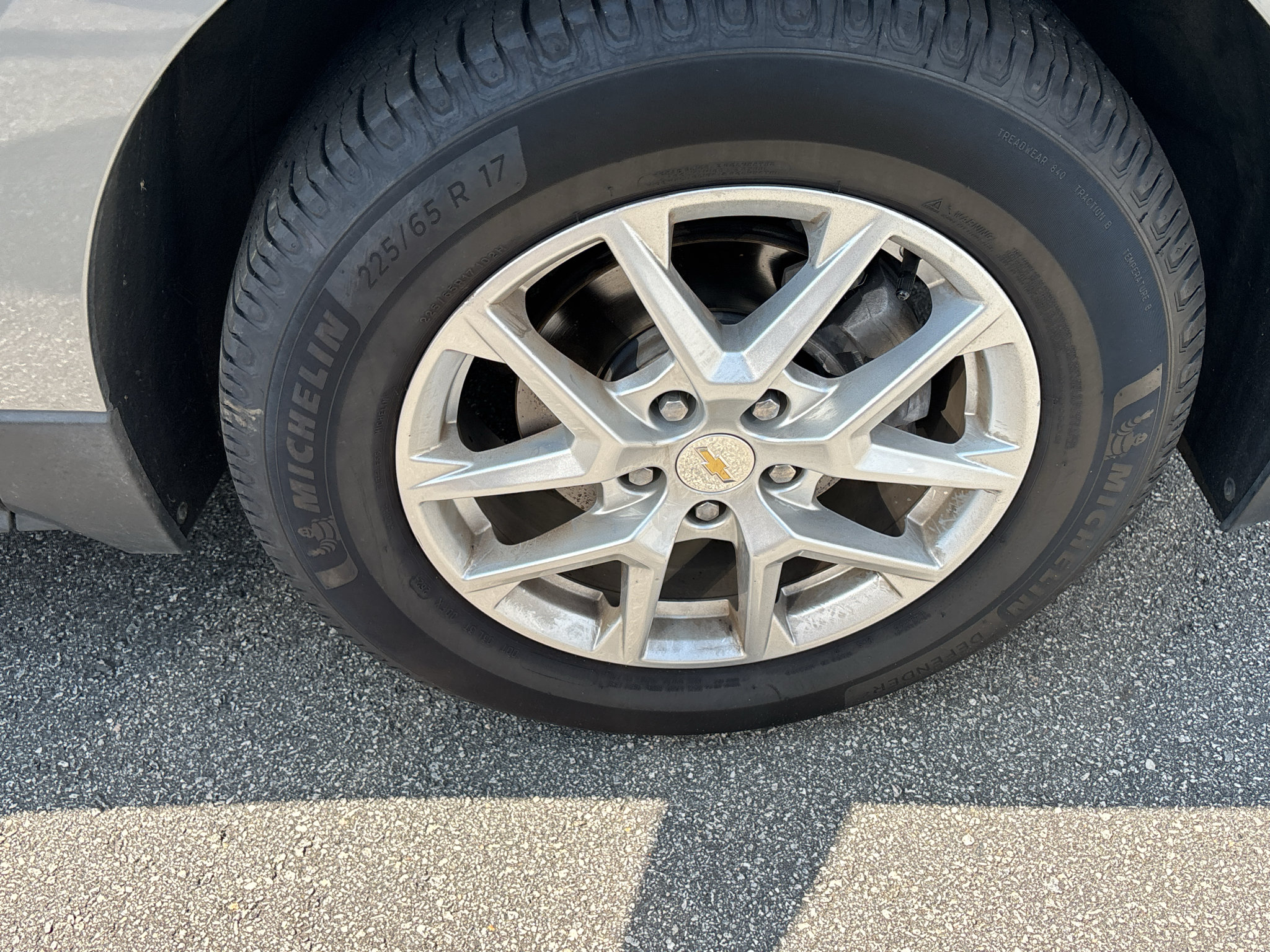 Used 2023 Chevrolet Equinox LT w/ Driver Convenience Package FWD image 22
