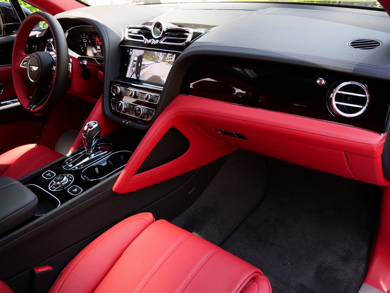 Used 2024 Bentley Bentayga Extended Wheelbase image 20