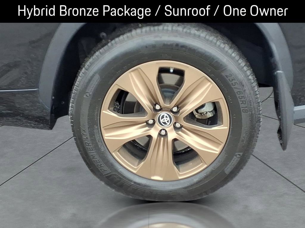 Used 2023 Toyota Highlander Bronze Edition image 4