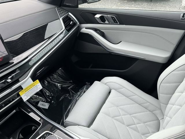 New 2026 BMW X5 xDrive50e w/ M Sport Package image 18