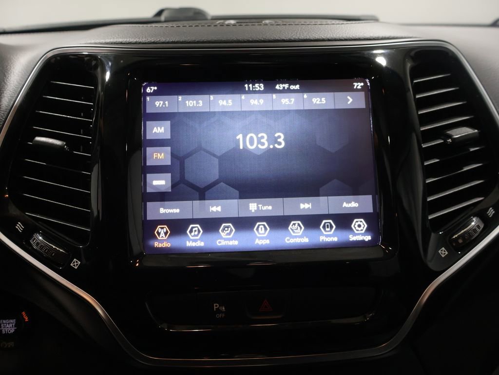 Used 2019 Jeep Cherokee Limited image 24