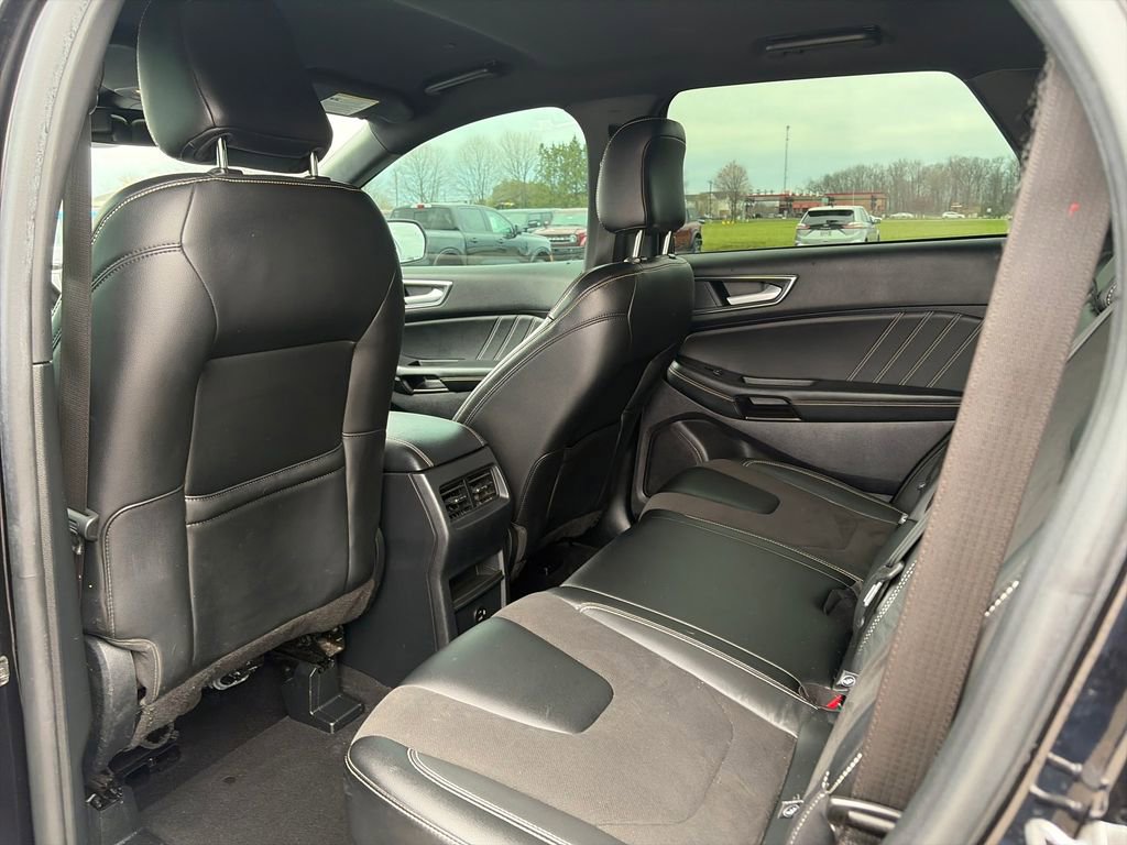 Used 2021 Ford Edge ST image 28