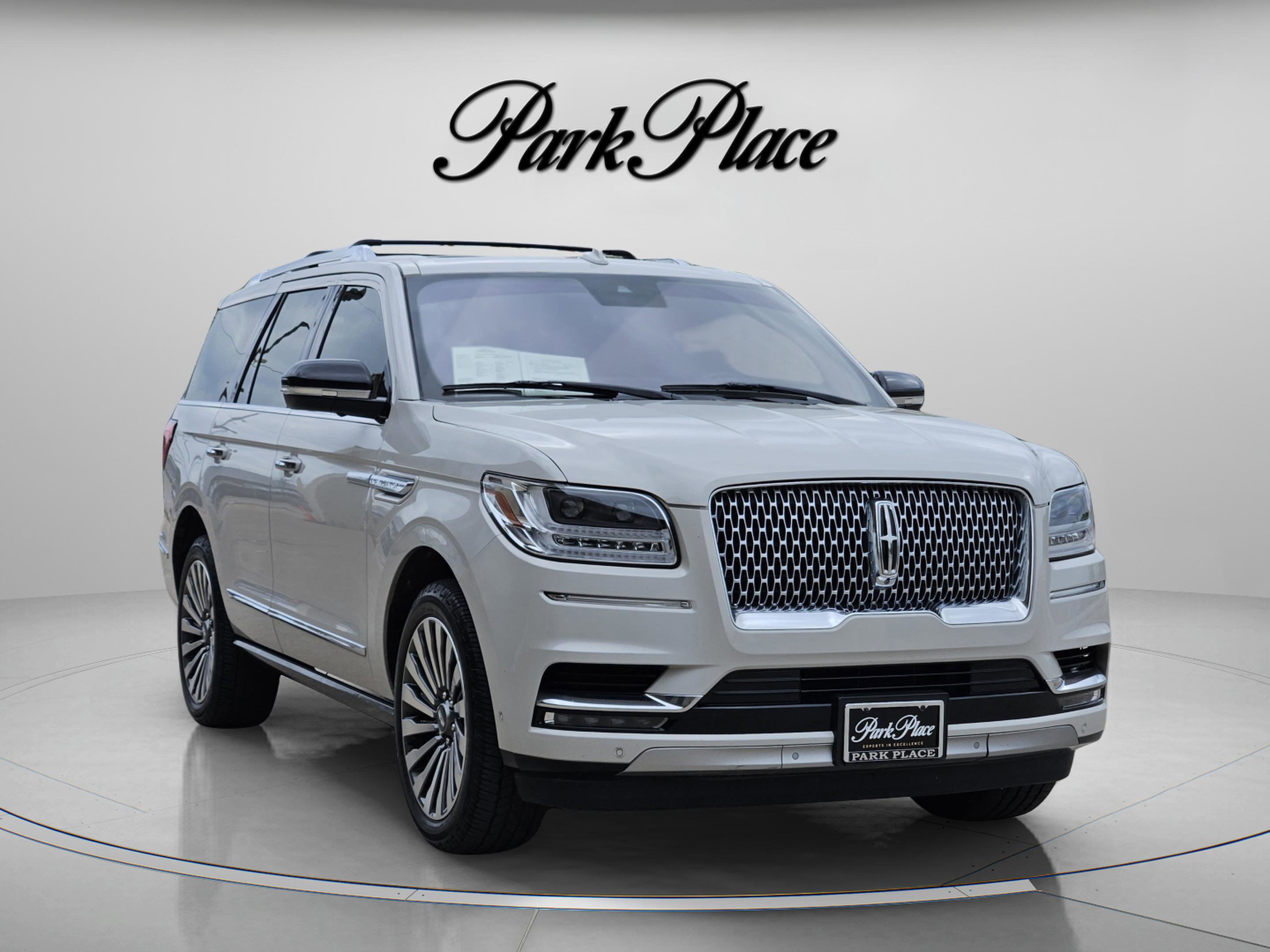 Used 2019 Lincoln Navigator Reserve AWD/4WD image 8