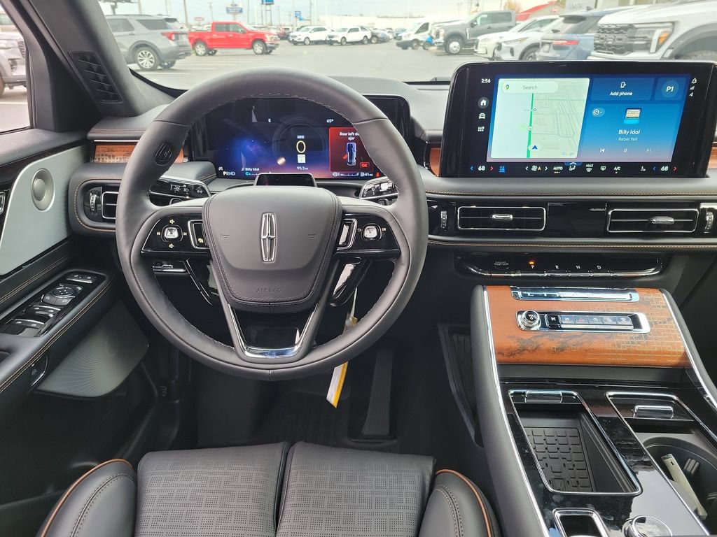 New 2026 Lincoln Aviator Black Label w/ Jet Appearance Package AWD/4WD image 12