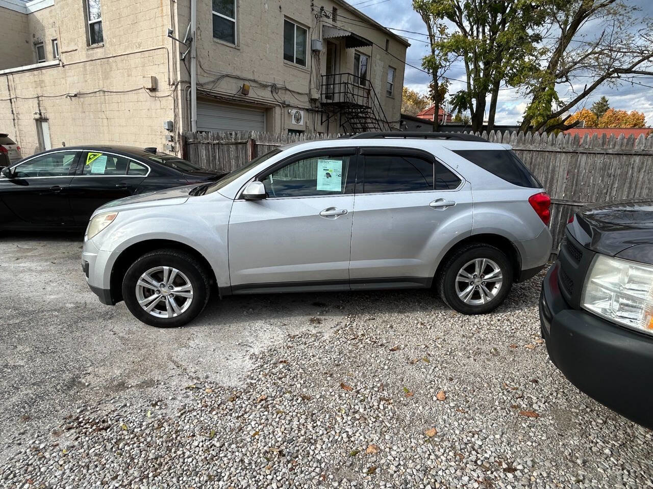Used 2011 Chevrolet Equinox LT w/ Driver Convenience Package image 4