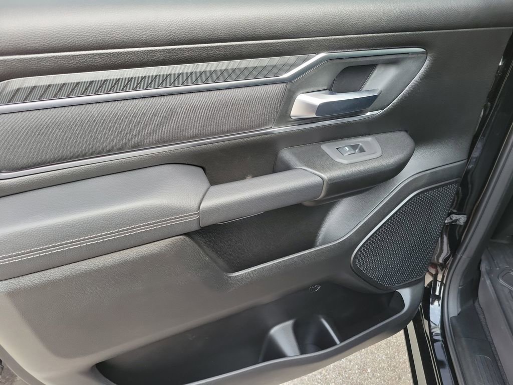New 2026 RAM 1500 4x4 Crew Cab image 14