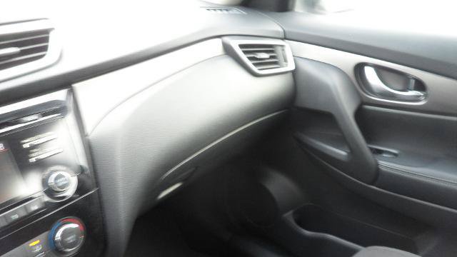 Used 2015 Nissan Rogue S AWD/4WD image 22