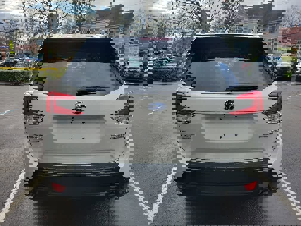 Used 2023 Subaru Forester Premium image 4