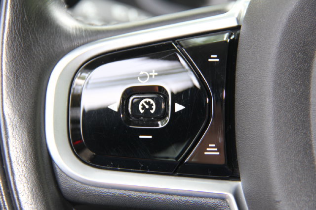 Used 2020 Volvo S60 T5 Momentum FWD image 23