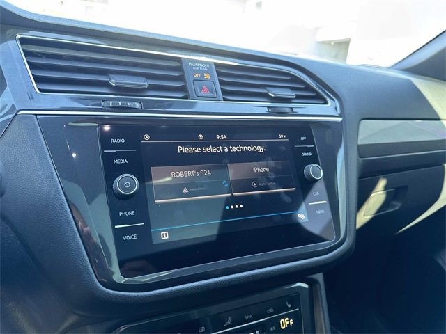 Certified 2023 Volkswagen Tiguan SE R-Line image 22