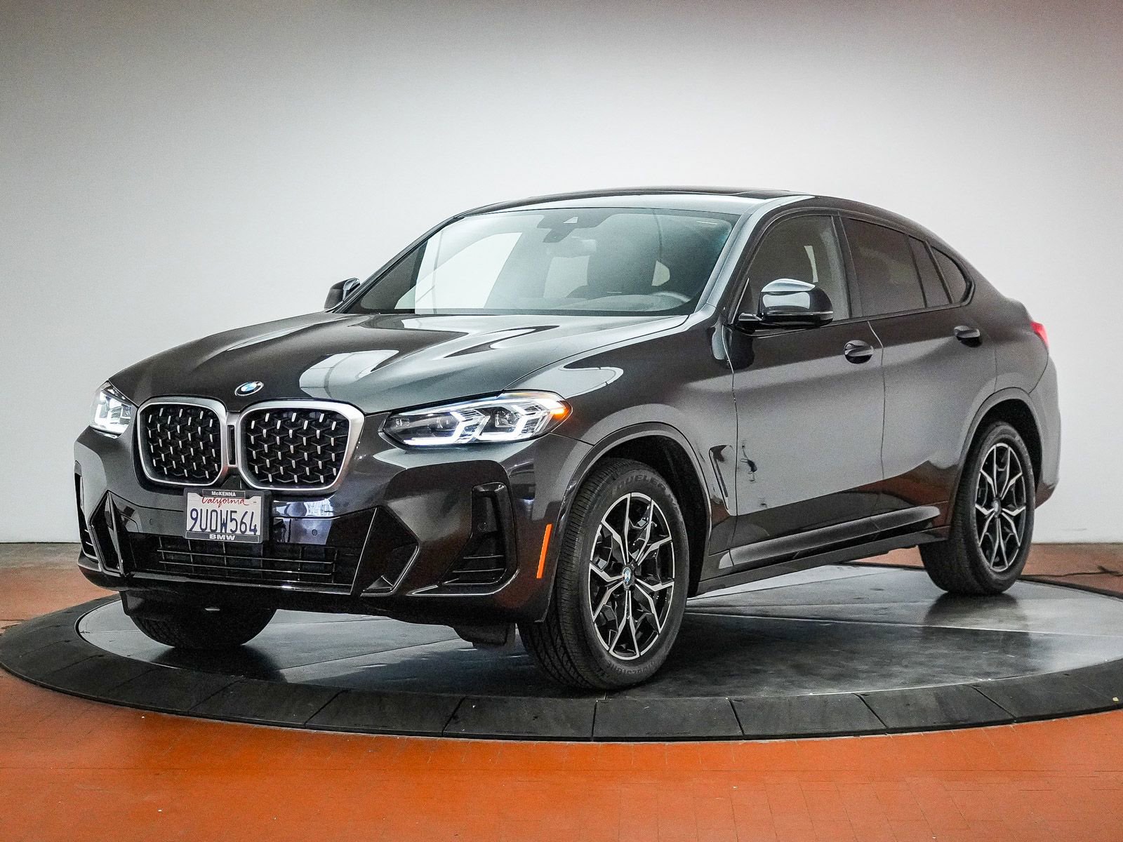 Used 2025 BMW X4 xDrive30i image 1