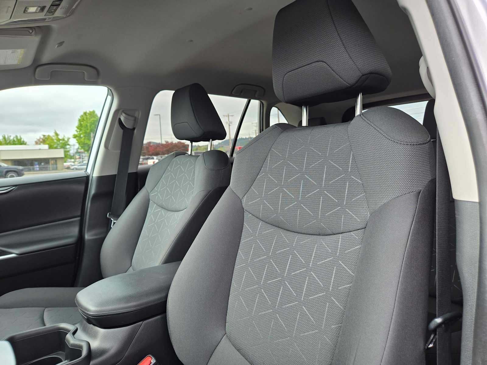 Used 2023 Toyota RAV4 XLE AWD/4WD image 21