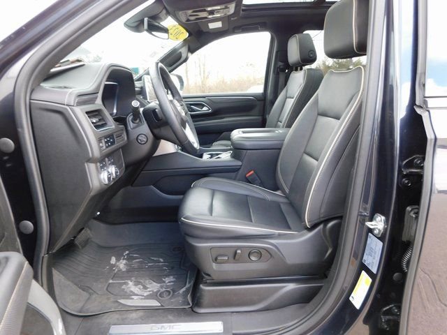 Used 2023 GMC Yukon SLT w/ SLT Luxury Package image 14