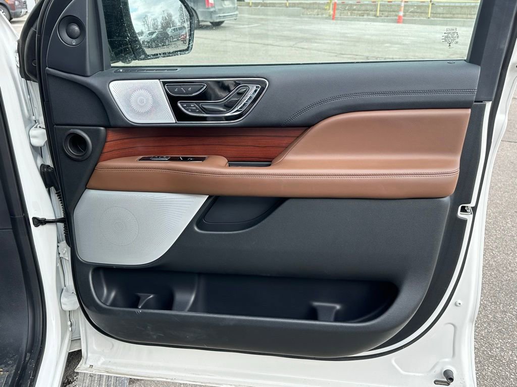 Used 2023 Lincoln Navigator L Reserve image 28