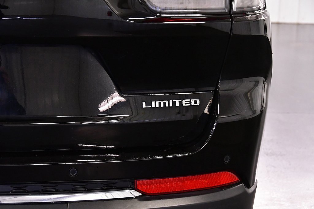 Used 2021 Jeep Grand Cherokee L Limited w/ Luxury Tech Group II image 11