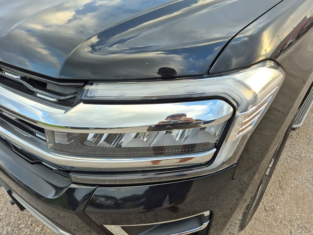 Used 2023 Ford Expedition Limited image 10