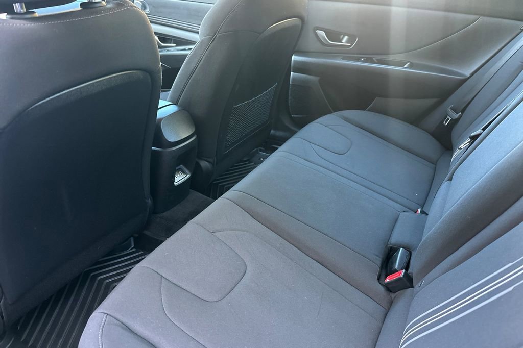 Used 2024 Hyundai Elantra SEL w/ Convenience Package image 12