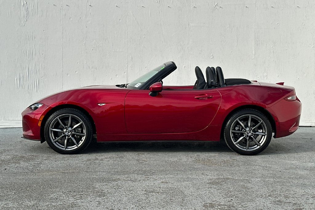 Used 2022 MAZDA MX-5 Miata Grand Touring w/ Weather Package RWD image 6