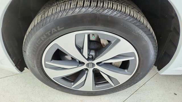 Used 2024 Audi Q8 e-tron Premium Plus w/ Premium Plus Package image 60