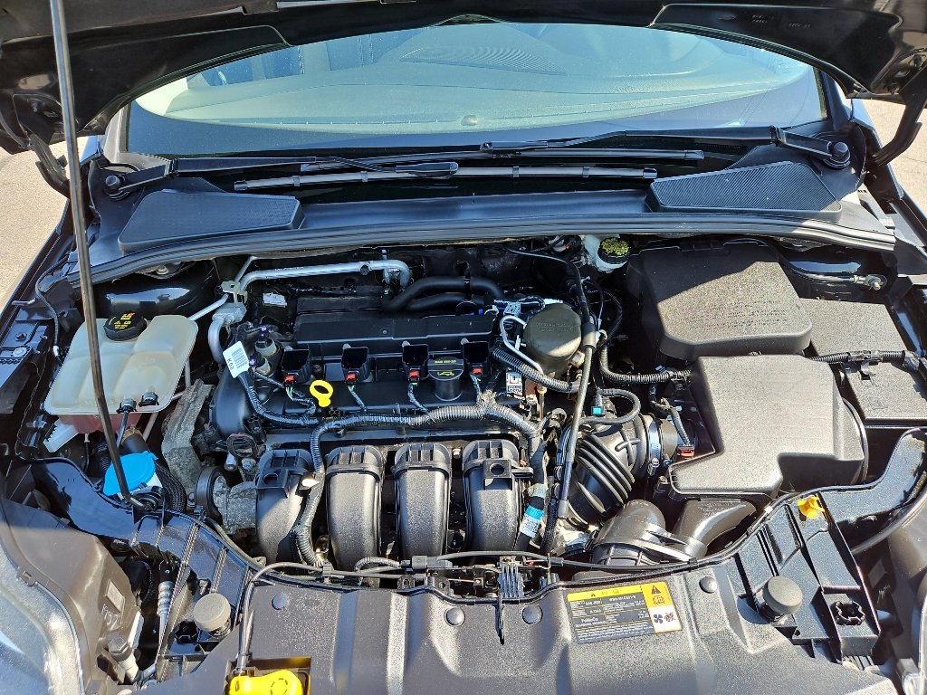 Used 2014 Ford Focus Titanium FWD image 25