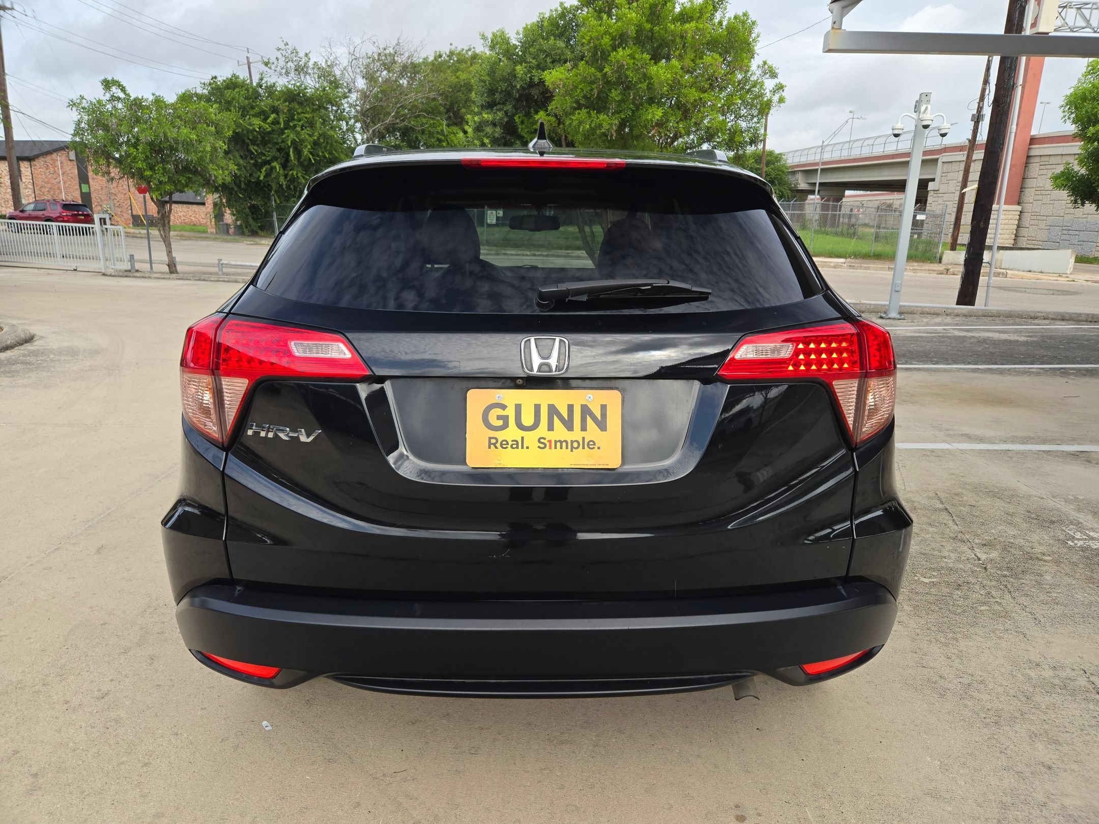 Used 2017 Honda HR-V EX-L image 4
