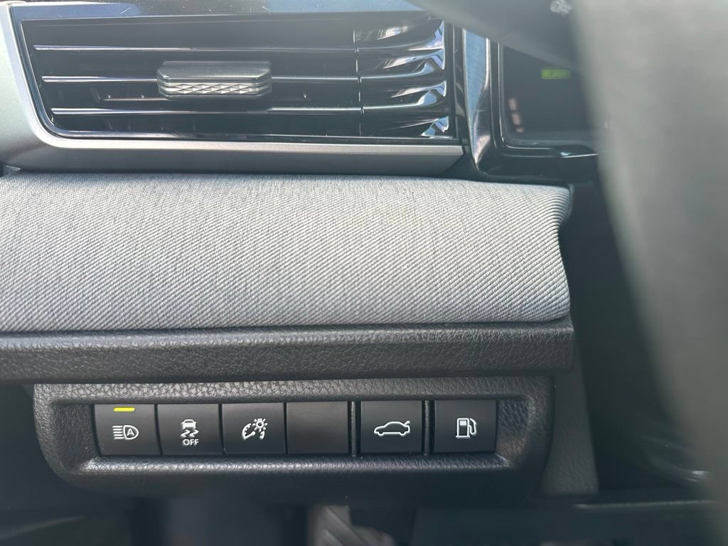Used 2025 Toyota Camry LE w/ Convenience Package FWD image 13