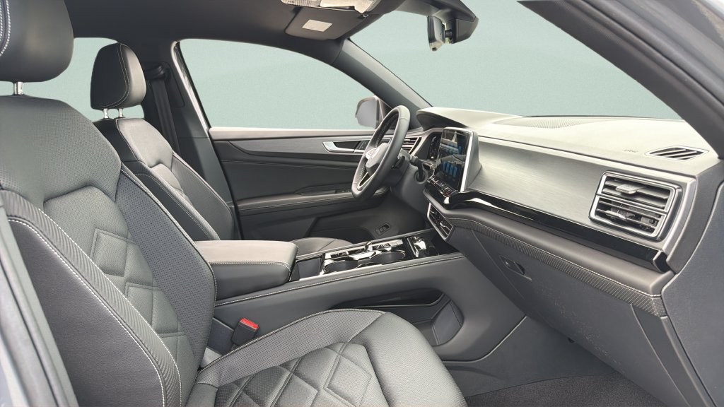 New 2026 Volkswagen Atlas Cross Sport SE FWD image 28