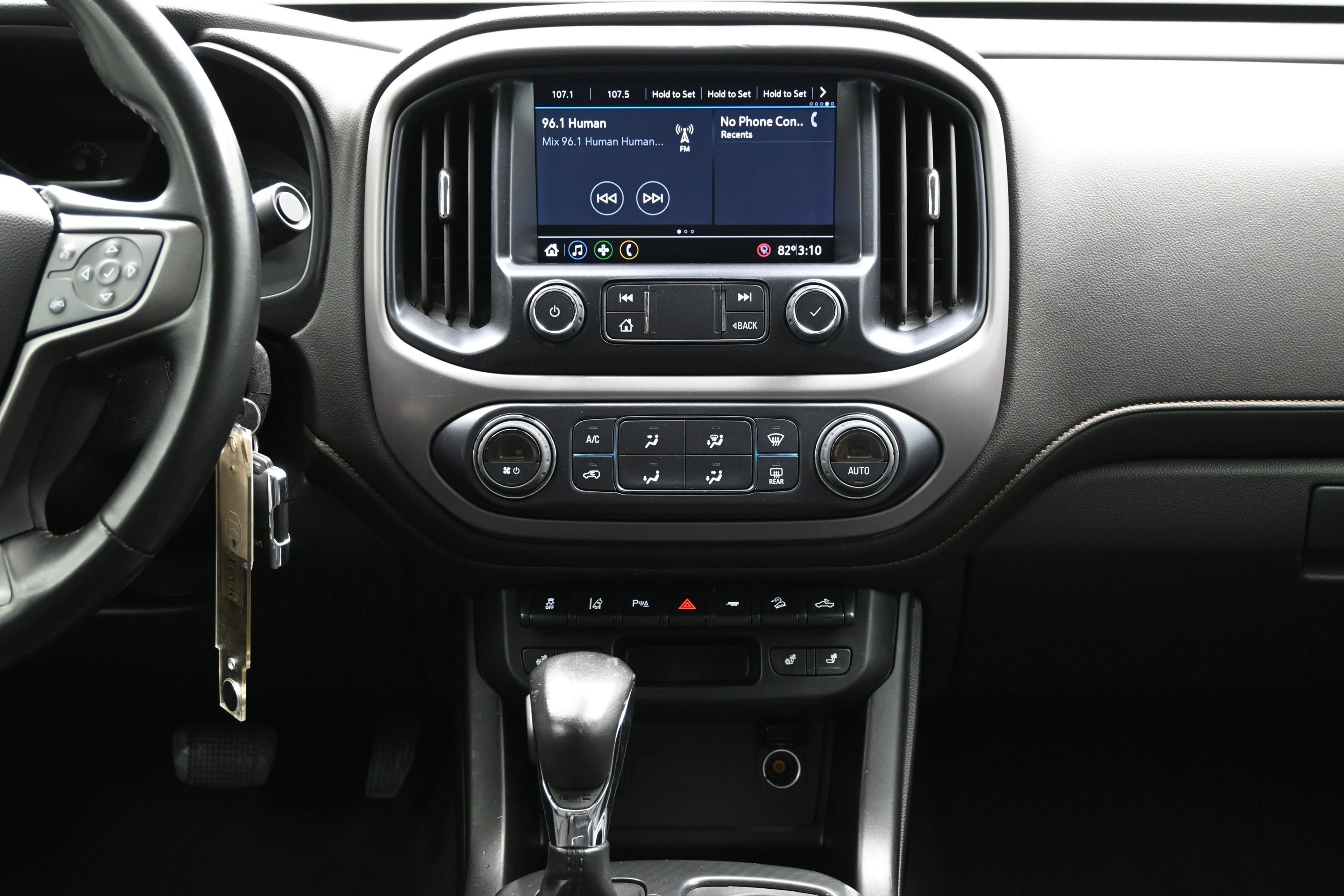 Used 2022 GMC Canyon AT4 w/ Driver Alert Package AWD/4WD image 17