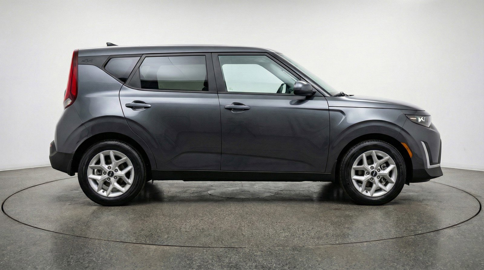 Used 2025 Kia Soul LX w/ LX Technology Package FWD image 11