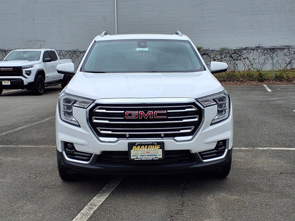 Certified 2022 GMC Terrain SLT w/ Infotainment Package II image 2