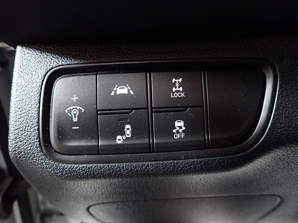 Used 2019 Hyundai Santa Fe SE AWD/4WD image 18