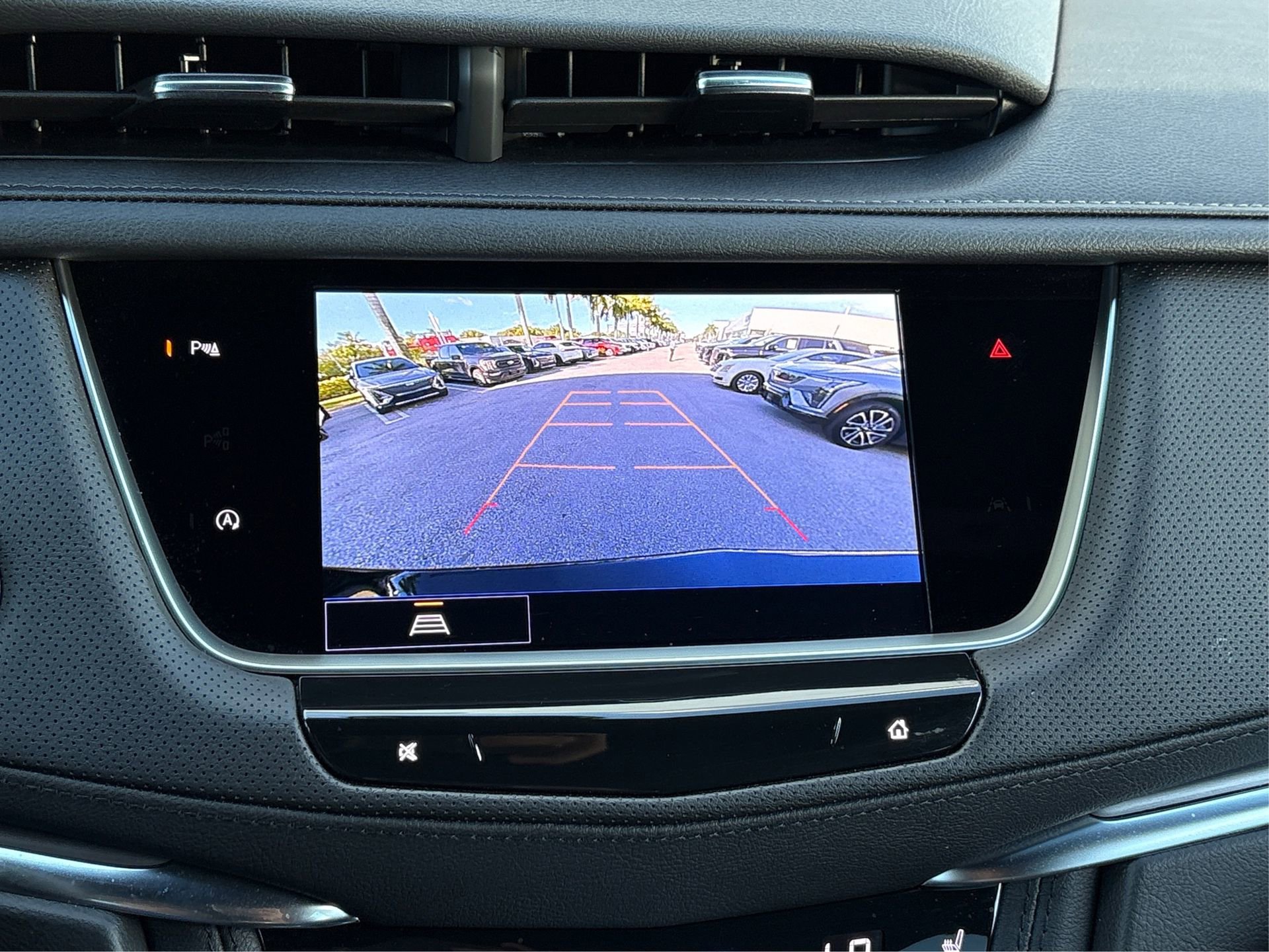 New 2025 Cadillac XT5 Luxury image 25