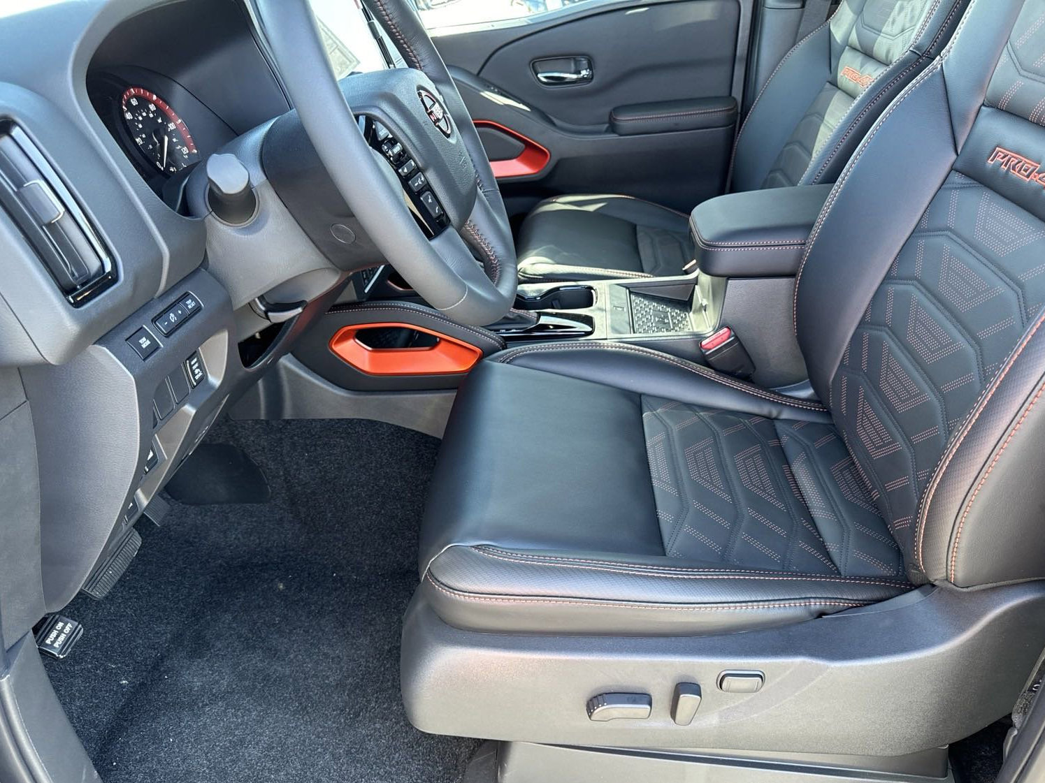 New 2025 Nissan Frontier PRO-4X w/ Pro Premium Package image 13