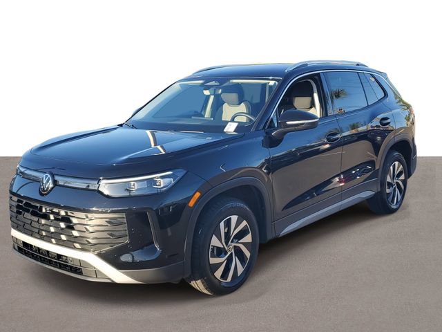 Certified 2025 Volkswagen Tiguan S image 2